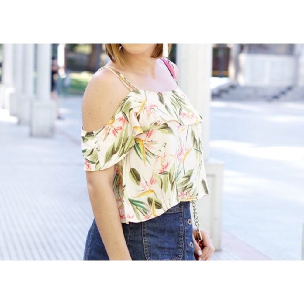 3 for $15 🦋🦋 Zara birds of a feather floral print top